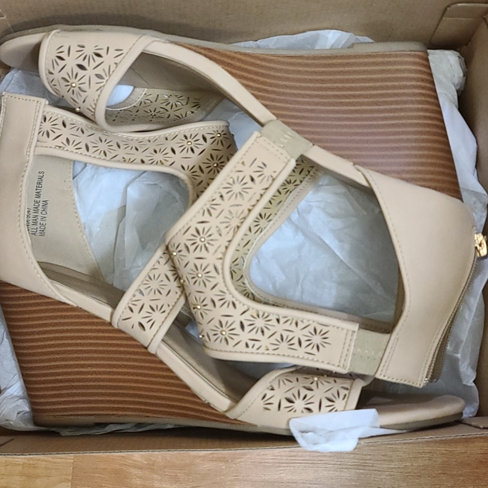 Wedge heel